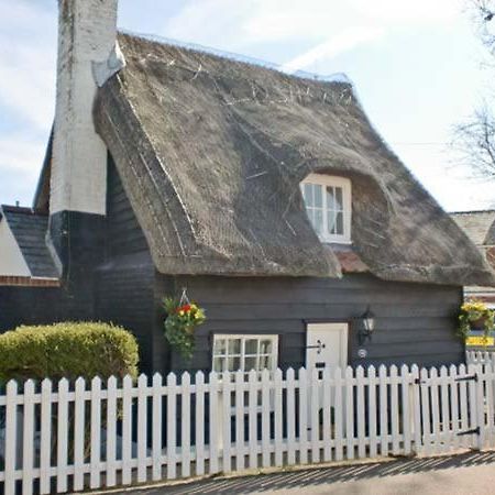 Little Thatch Villa Walton-on-the-Naze Exterior photo